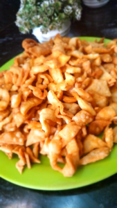 Crispy homemade namak para ready to serve